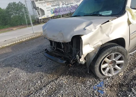 2008 GMC Yukon Xl 1500 Denali z USA, uszkodzony, nr VIN 1GKFK66858J165296